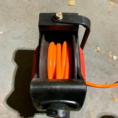 LOT 140 G: Brute 10 GAL 125 PSI Air Compressor Model #074004 w/ Extra Valve & Enclosed Retractable 20 ft Air Hose