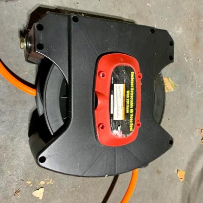 LOT 140 G: Brute 10 GAL 125 PSI Air Compressor Model #074004 w/ Extra Valve & Enclosed Retractable 20 ft Air Hose