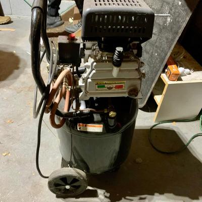 LOT 140 G: Brute 10 GAL 125 PSI Air Compressor Model #074004 w/ Extra Valve & Enclosed Retractable 20 ft Air Hose