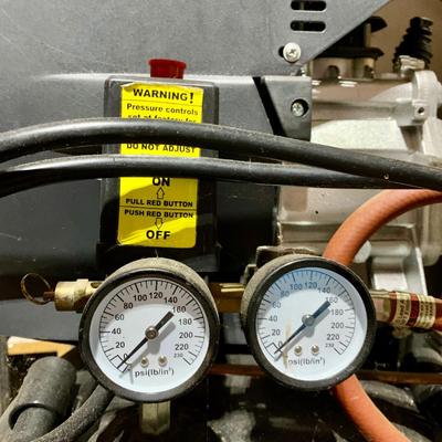 LOT 140 G: Brute 10 GAL 125 PSI Air Compressor Model #074004 w/ Extra Valve & Enclosed Retractable 20 ft Air Hose