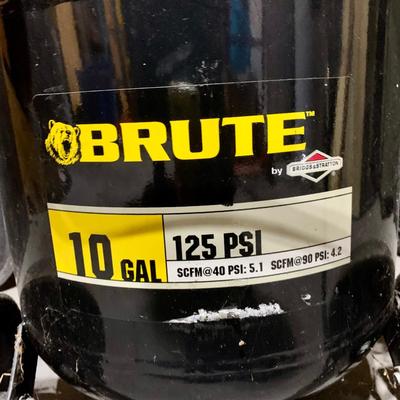 LOT 140 G: Brute 10 GAL 125 PSI Air Compressor Model #074004 w/ Extra Valve & Enclosed Retractable 20 ft Air Hose