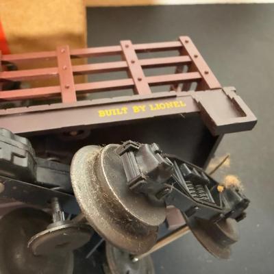 LOT 142D: Vintage Lionel Train Cars
