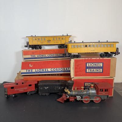 LOT 142D: Vintage Lionel Train Cars