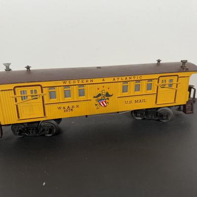 LOT 142D: Vintage Lionel Train Cars