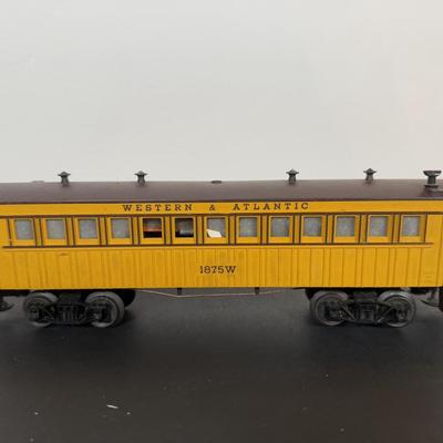 LOT 142D: Vintage Lionel Train Cars
