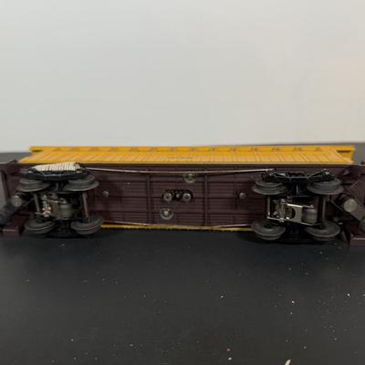 LOT 142D: Vintage Lionel Train Cars