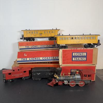 LOT 142D: Vintage Lionel Train Cars