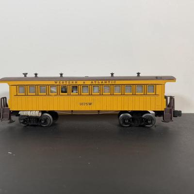 LOT 142D: Vintage Lionel Train Cars