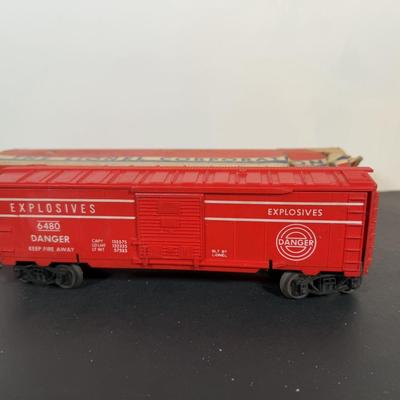 LOT 142D: Vintage Lionel Train Cars