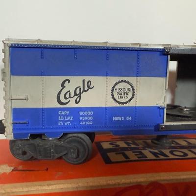 LOT 142D: Vintage Lionel Train Cars