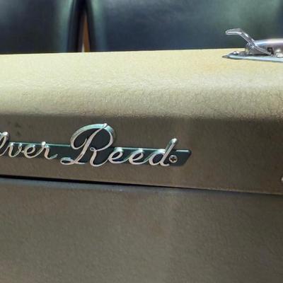 LOT 144L: Vintage Silver Reed Knitting Machine 840320