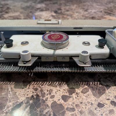 LOT 144L: Vintage Silver Reed Knitting Machine 840320