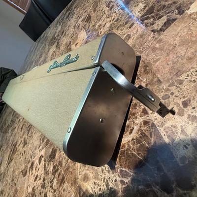 LOT 144L: Vintage Silver Reed Knitting Machine 840320