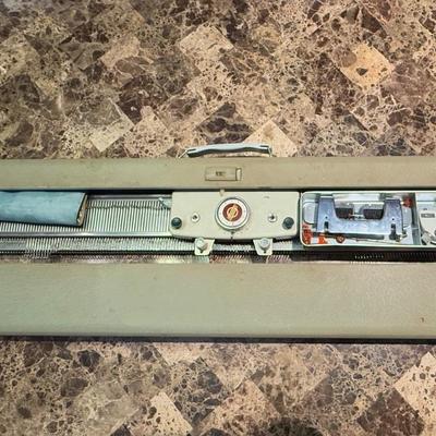 LOT 144L: Vintage Silver Reed Knitting Machine 840320