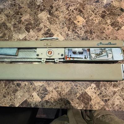 LOT 144L: Vintage Silver Reed Knitting Machine 840320
