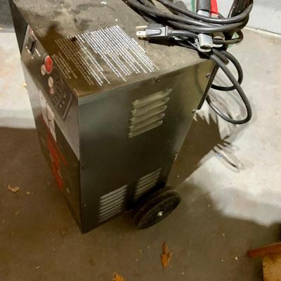 LOT 145 G: Shumacher Speed Charge Automatic Battery Charger Engine Starter