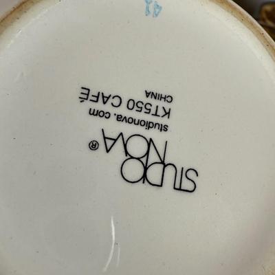 LOT 163K: Coffee Themed Home Decor