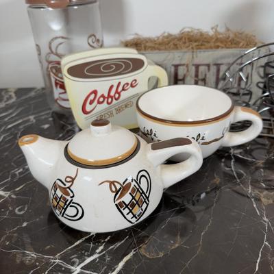 LOT 163K: Coffee Themed Home Decor