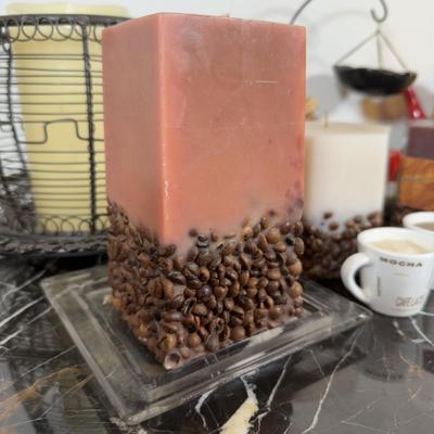 LOT 165K: Coffee Candles, Home Decor & Trivets