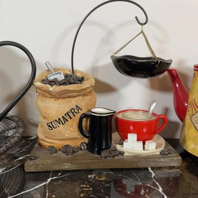 LOT 165K: Coffee Candles, Home Decor & Trivets