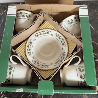 LOT 169D: Porcelain Ware 12 pc Christmas Dinner Set & Bowls w/ Holly Yuletide Serving Utensils & More