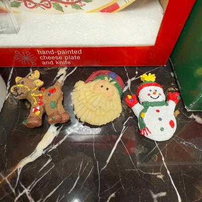 LOT 169D: Porcelain Ware 12 pc Christmas Dinner Set & Bowls w/ Holly Yuletide Serving Utensils & More