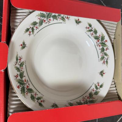 LOT 170D: Porcelain Ware 12 pc Christmas Dinner Set, Bowls, Candlesticks