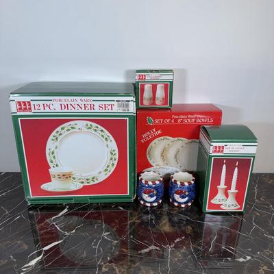 LOT 170D: Porcelain Ware 12 pc Christmas Dinner Set, Bowls, Candlesticks