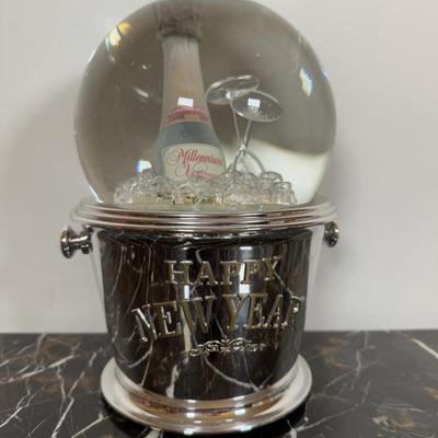 LOT 171K: Mr. Christmas Happy New Year Champagne Bucket Snow Globe & Christmas Tree Rocks Glasses