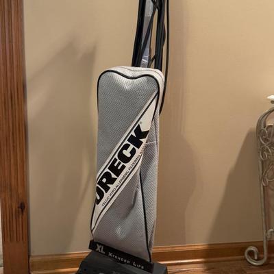 LOT 177H: Oreck XL Vacuum Model XL2800H2