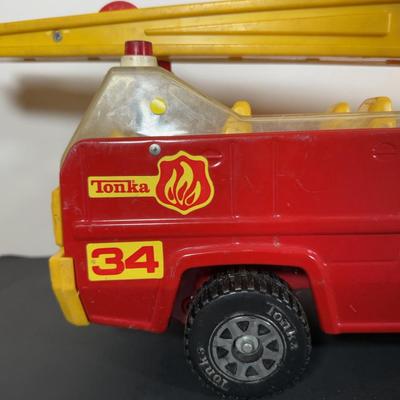 LOT 180D: 1970s Tonka Firetruck