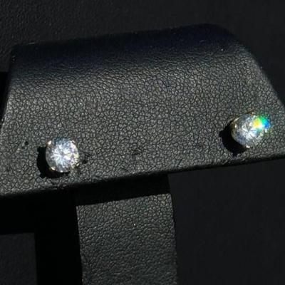 Gold diamond earings 1/3 ctw each