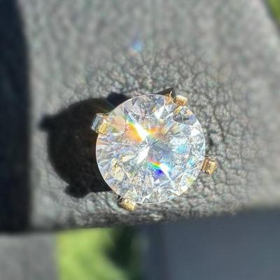 Gold diamond earings 1/3 ctw each