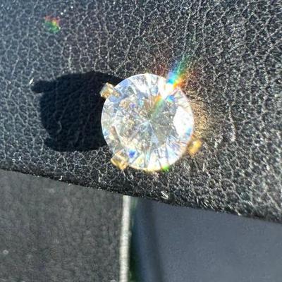 Gold diamond earings 1/3 ctw each