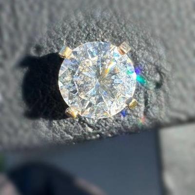 Gold diamond earings 1/3 ctw each