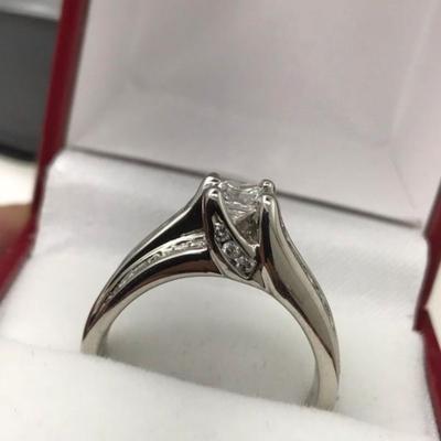 14 k gold diamond ring