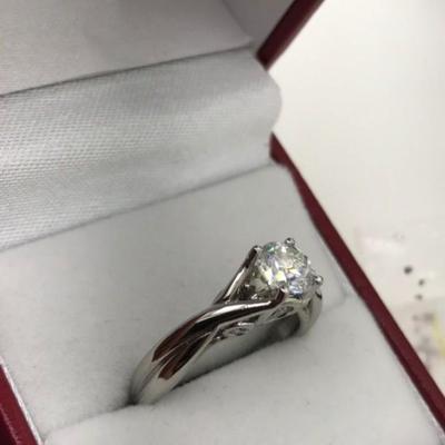 14 k Gold diamond ring