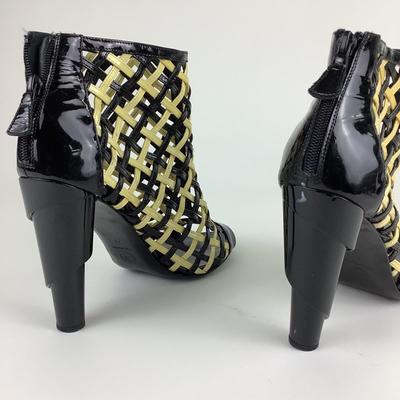 103 CHANEL Black and Cream Colored Patent Leather Cage Peep Toe Heels Size 40