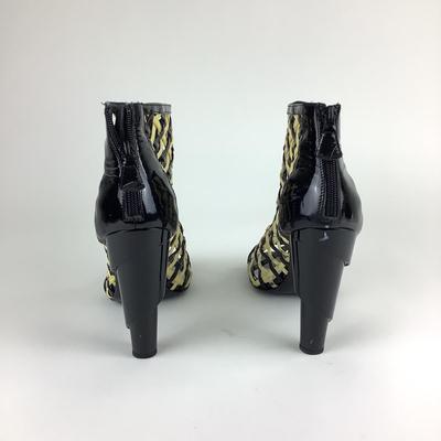 103 CHANEL Black and Cream Colored Patent Leather Cage Peep Toe Heels Size 40