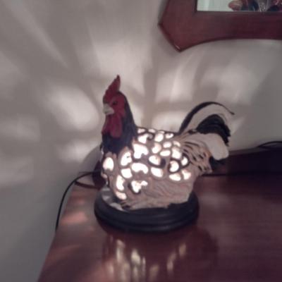 Rooster Design Accent Lamp- Approx 6 1/2" Tall