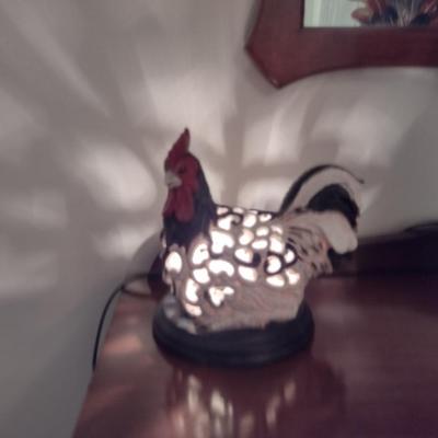 Rooster Design Accent Lamp- Approx 6 1/2" Tall