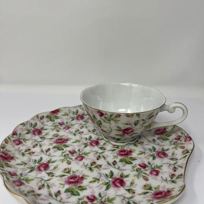 Lefton Hostess Snack Set of 4 Tea Cups & Plates