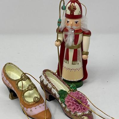 Variety of Holiday Ornaments & Paula Deen Pot Holders