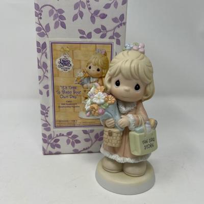 Precious Moments Deviled Egg Plate & Spa Day Figure