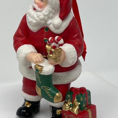 2009 Danbury Mint Annual Santa Ornament