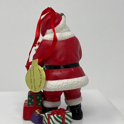 2009 Danbury Mint Annual Santa Ornament