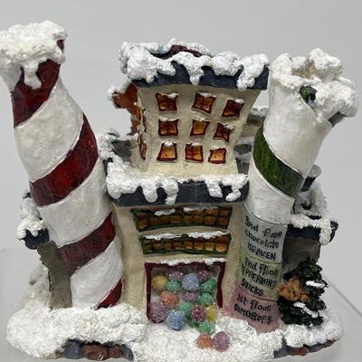 2002 Boyds Villages Kringle’s Confectionary & Mooselfluff’s Ski Chalet