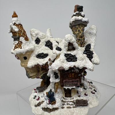 Boyds Bearly Built Hoofer Hall Reindeer Dorm & Elves B Us Workshop Village Houses