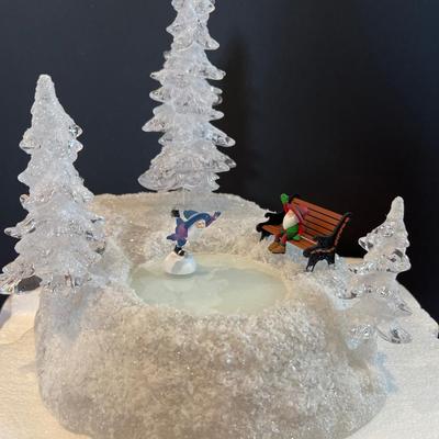 RARE Department 56 North Pole Series Animated & Lighted Skating Pond
