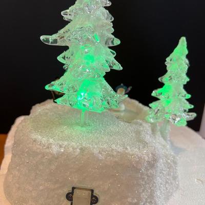 RARE Department 56 North Pole Series Animated & Lighted Skating Pond